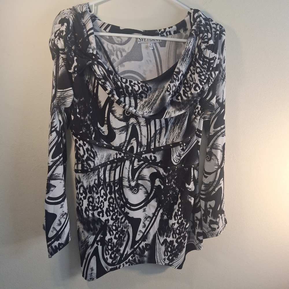 Women's Svetlana Black &  White  Long Sleeve  Geo Print Graphic Blouse Size 8